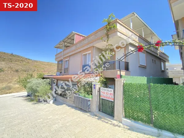 Seferihisar Payamlı'da, Isı Pompalı, Masrafsız Müstakil Köşe Satılık 3+1 Villa