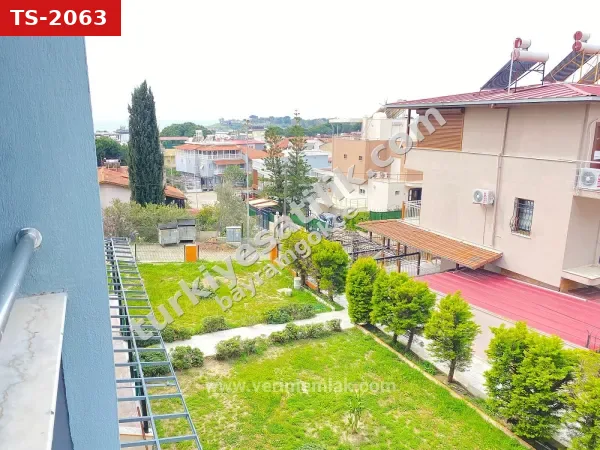 Seferihisar Mersin Alanı'nda Asansörlü Denize 50m! Modern Mimarili Satılık 1+1 Daire