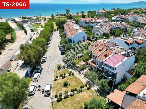 Seferihisar Cumhuriyet Mahallesi, Yıldız Tur Sitesi.mavi Ve Yeşilin Buluştuğu Satılık 3+1