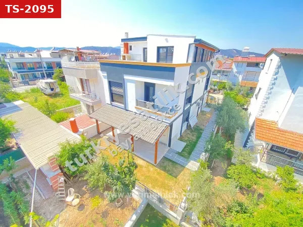 Doğanbeyde Deniz Yakın Bahçeli Satılık 3+1 Villa