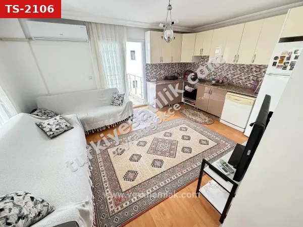 Seferihisar Ürkmez Mersin Alanı Mah. Satılık 2+1 Daire - 80 M²