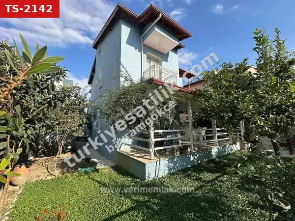 Menderes Gümüldür İnönü Mah. tek Müstakil, Havuzlu Satılık 3+1 Villa