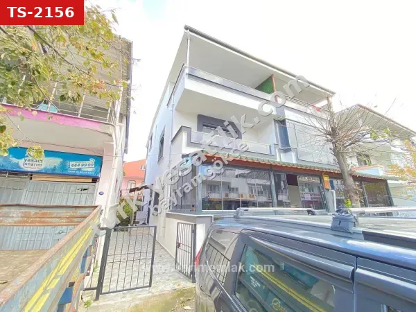 Seferihisar Ürkmez merkezi konumda lüx teraslı sıfır 3+1 daire dublex