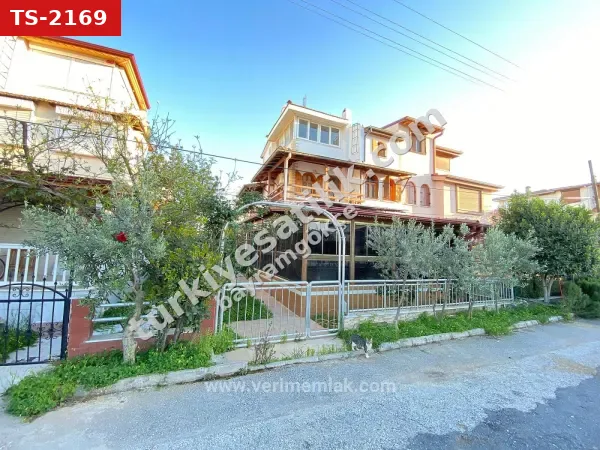 Seferihisar Meltem Tur Sitesi’nde,kat Mülkiyeti:kendi Enerjisini Üreten Satılık,4+1 Villa