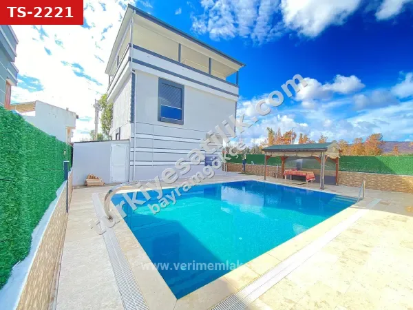 Doğanbeyde Tek Mustakil Havuzlu Satılık 3+1 Villa