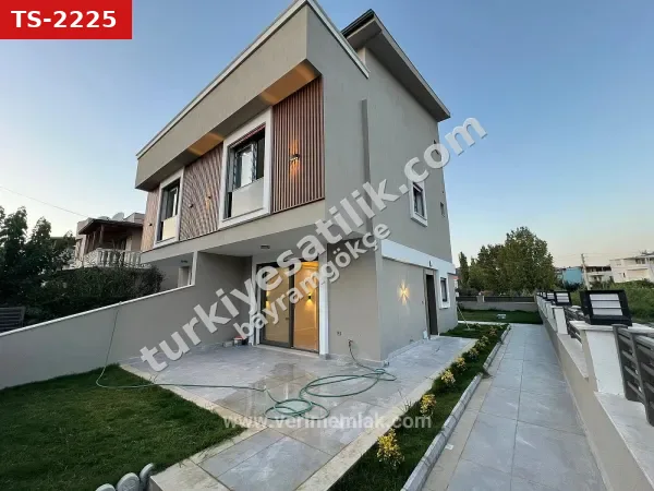 İzmir Menderes Gümüldürde Denize Yakın Satılık 3+1 Villa