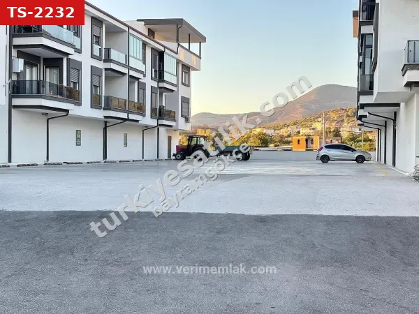 Seferihisar Mersinalanı'nda Asansörlü.satılık 135m² Net 3+1 | Ayrı Mutfaklı