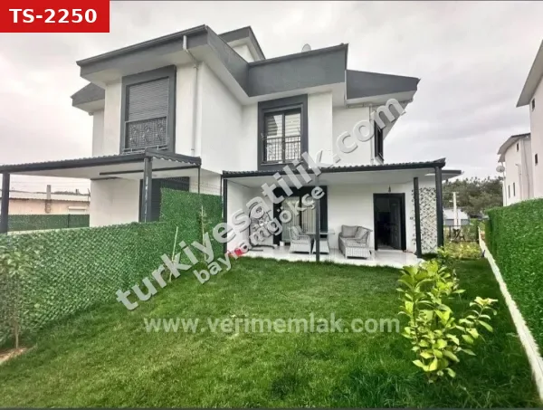 Seferihisar Payamlı'da Geniş Bahçeli Denize Yakın Satılık 2+1 Villa