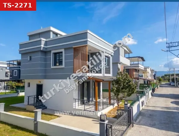 Seferihisar Cumhuriyet’te Denize Yakın, 316m² Arsa İçinde Tam Müstakil Lüks 3+1 Villa!