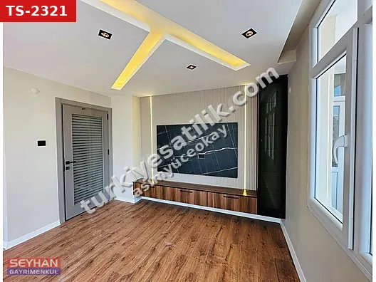 HUZUREVLERİ METRO YOLU ÜZERİ ANKASTRELİ DOĞALGAZLI CAZİP 3+1