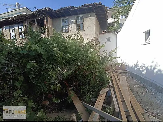 TOSYA MERKEZDE SATILIK MÜSTAKİL EV VE ARSASI