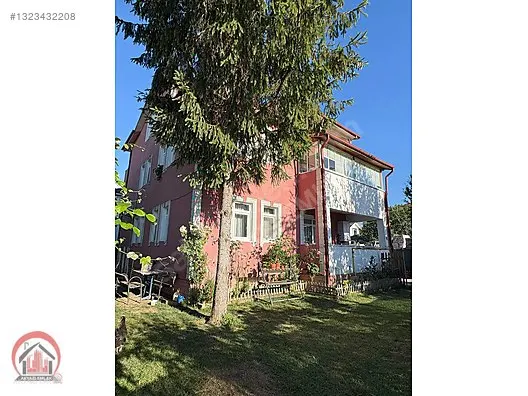 AKYAZI EMLAK'TAN CADDEYE YAKIN KİRALIK EŞYALI 1+1 DAİRE