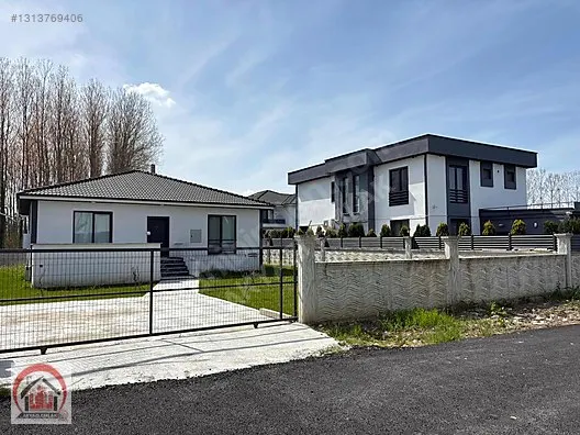 AKYAZI EMLAK'TAN ADA CADDESİNE YAKIN SEYFELERDE MÜSTAKİL EV